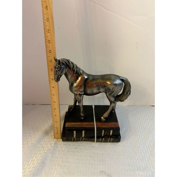 Horse bookend (loose books) 8"x5"x12" - Picture 2 of 3